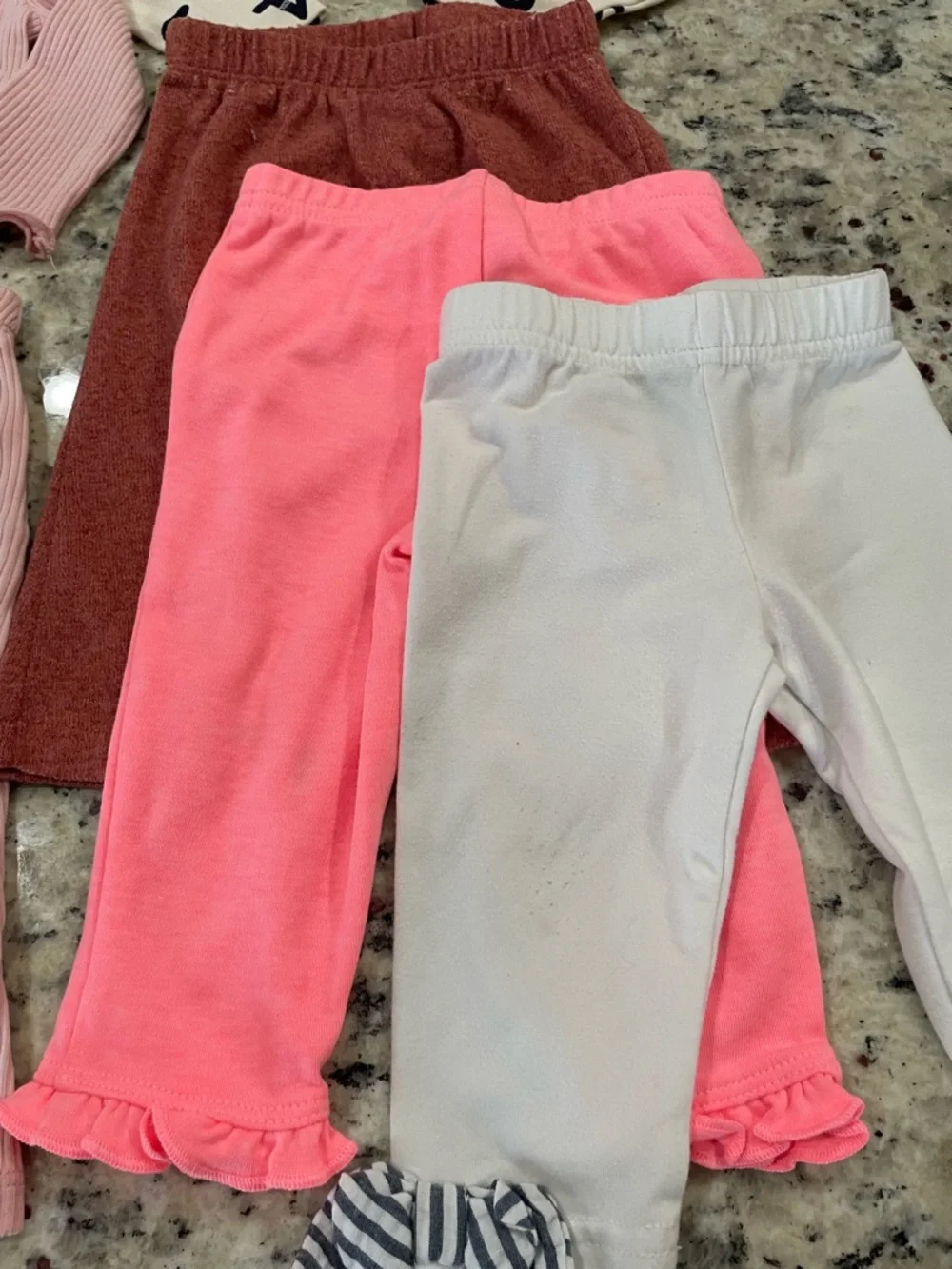 🌸 6 PC Bundle Baby girl 3-6 months Onesies pants and tops Gently used